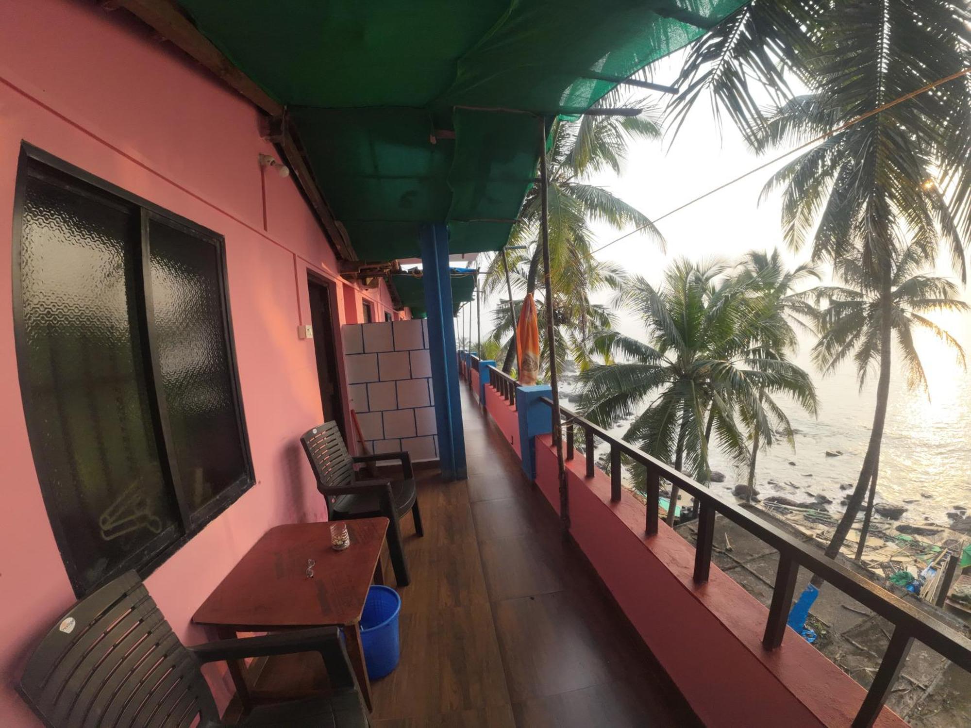 Om Ganesh Guest House Cliffside Арамбол Екстер'єр фото