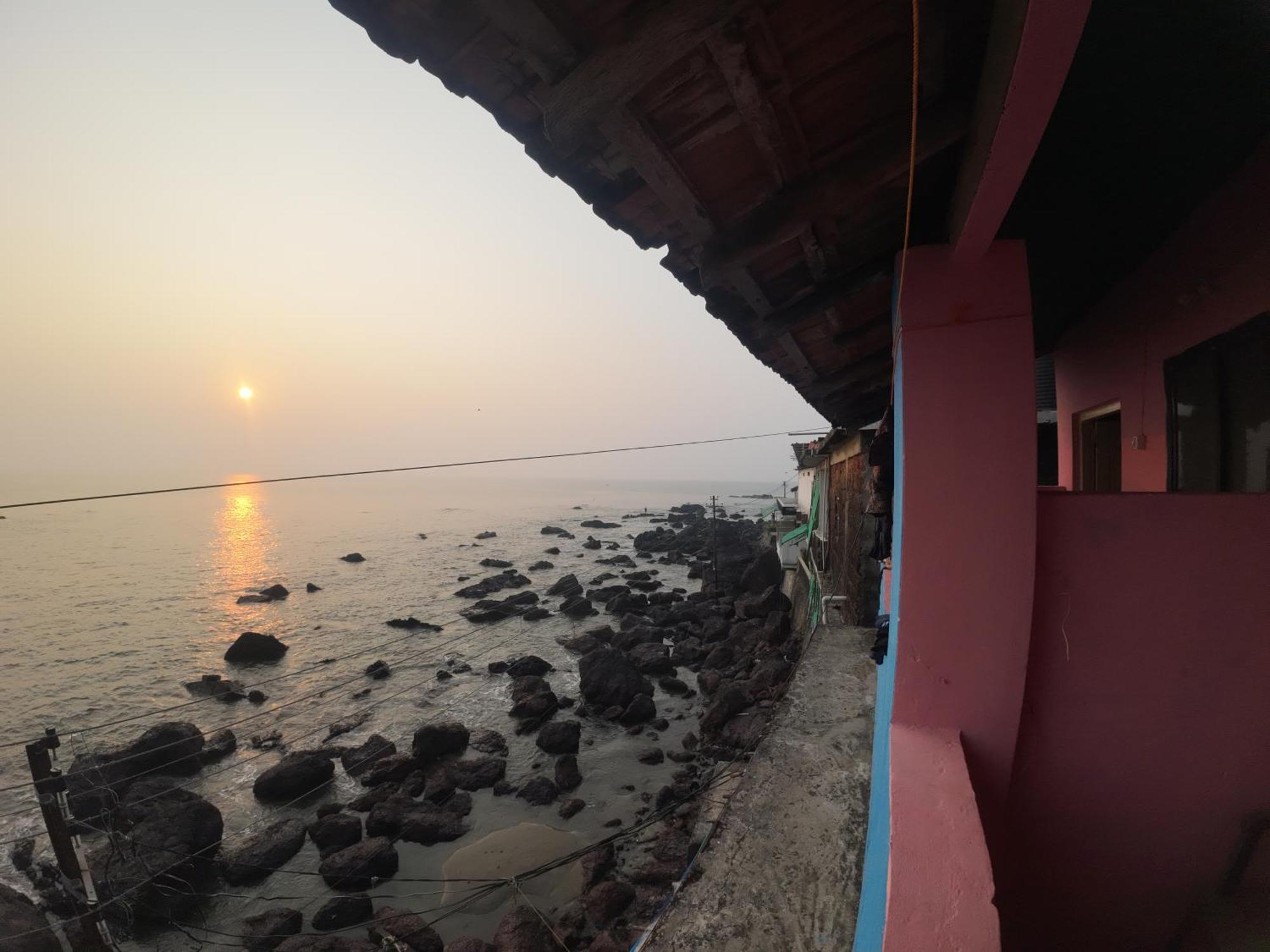 Om Ganesh Guest House Cliffside Арамбол Екстер'єр фото