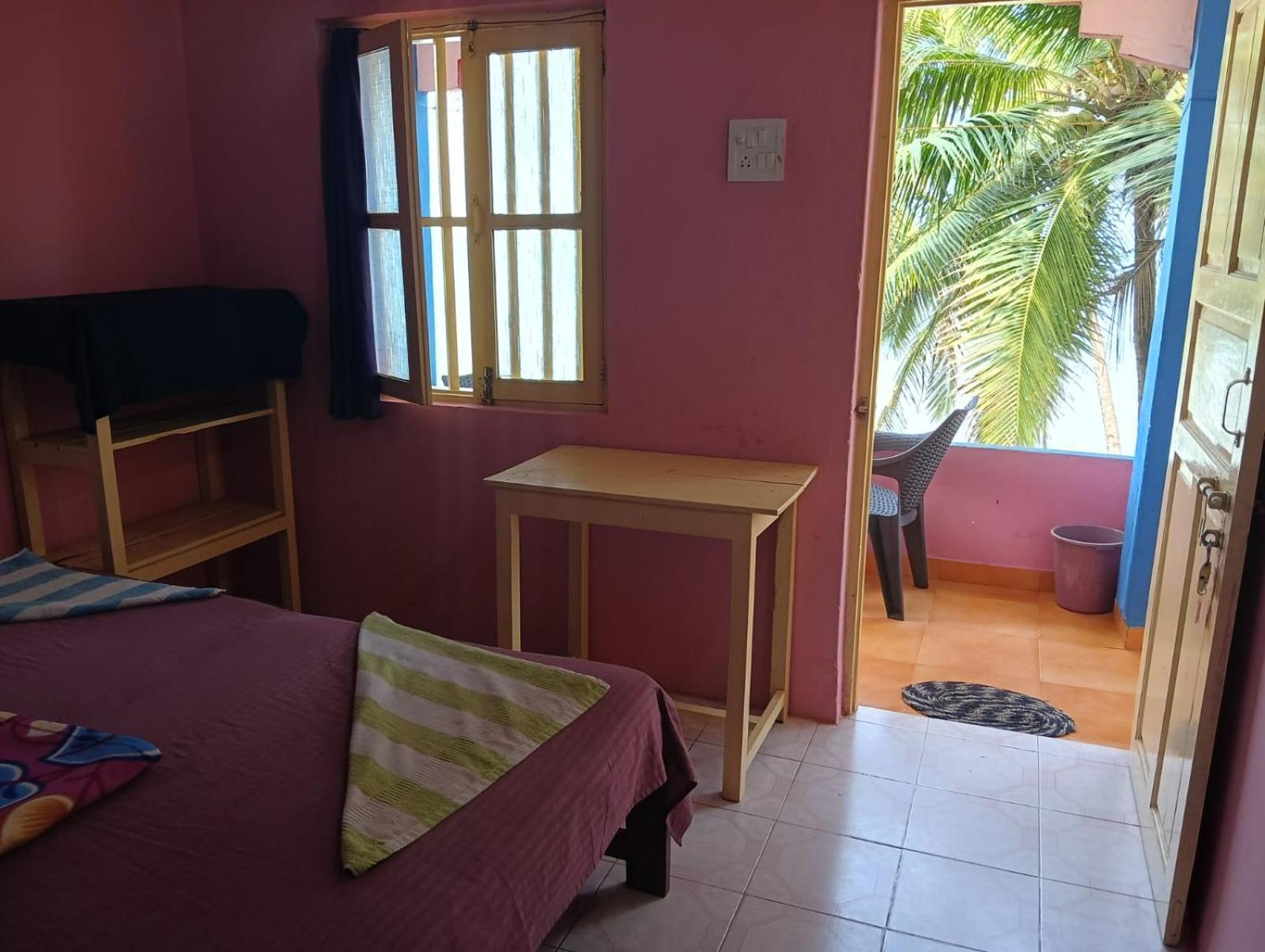 Om Ganesh Guest House Cliffside Арамбол Номер фото